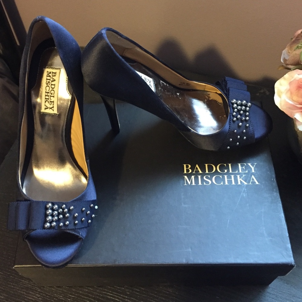Never worn Navy Badgley Mischka Peep Toe Pump